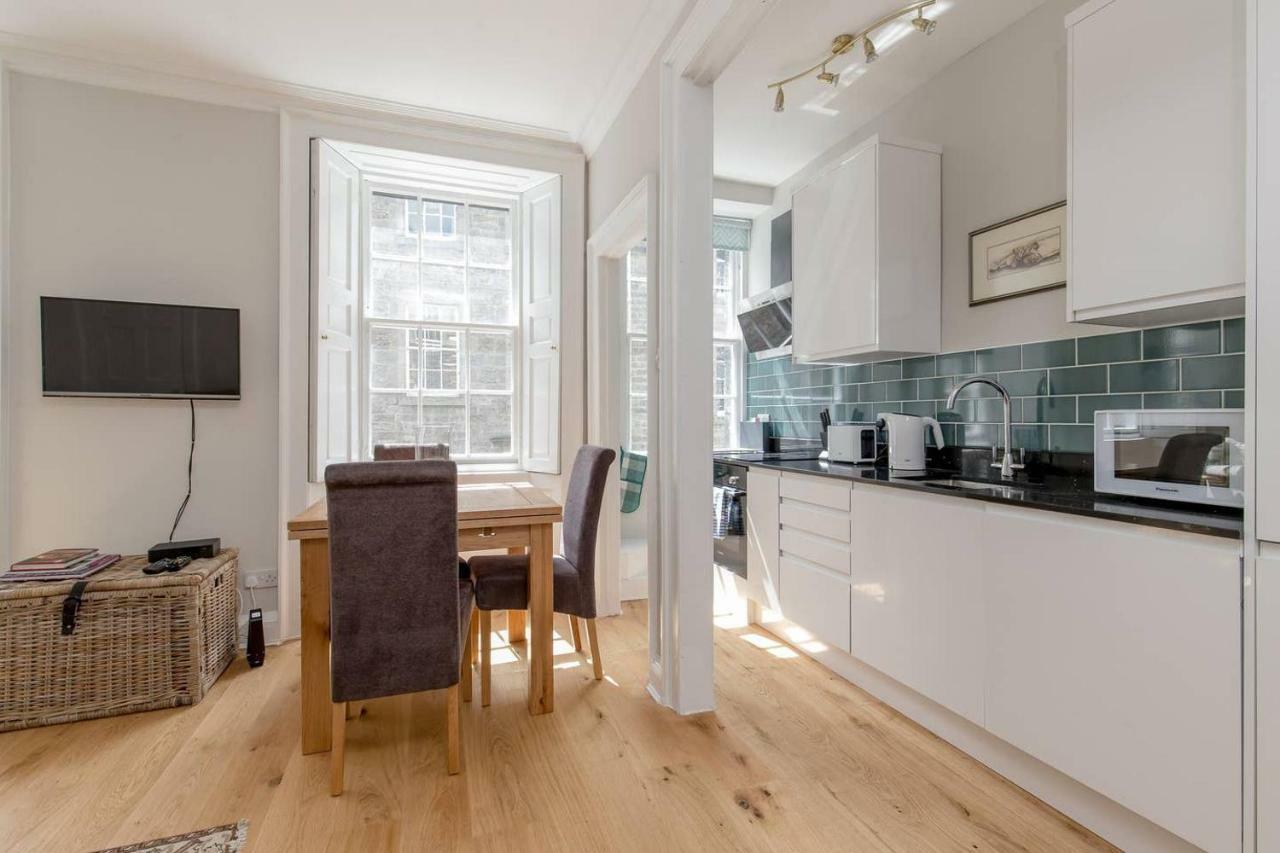 Altido Elegant Georgian 2-Bedrm Apt In Heart Of Old Town EDI Exterior photo